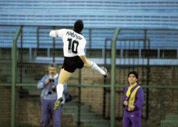 Corinthians eterniza Craque Neto com busto no Parque São Jorge