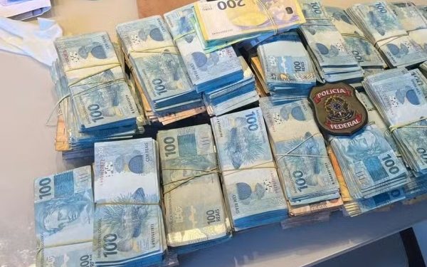 PF encontra R$ 1,5 milhão em jatinho e investiga esquema de propinas e desvio de verbas públicas