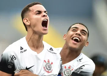 Corinthians supera o Grêmio e garante vaga na final da Copinha 2025