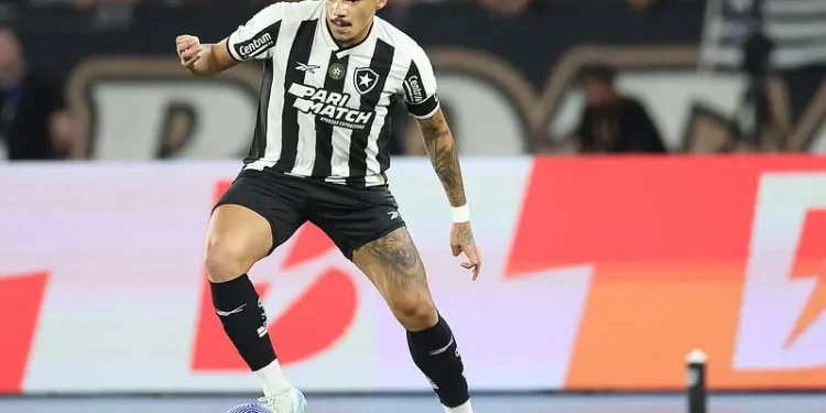 Santos acerta a contratação de Tiquinho Soares