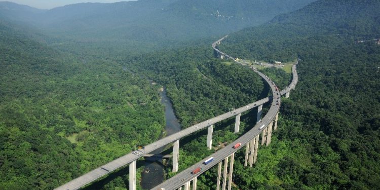 Governo de SP lança projeto para a construção da terceira pista da rodovia dos Imigrantes