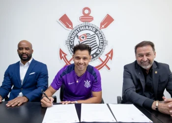 Corinthians Anuncia Renovação de Contrato com Ángel Romero