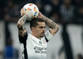 Cruzeiro anuncia contratação do lateral-direito Fagner