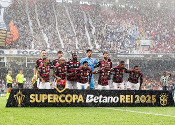 Flamengo vence Botafogo e conquista o tricampeonato da Supercopa do Brasil