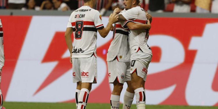 São Paulo empata com Velo Clube em jogo eletrizante no Paulistão