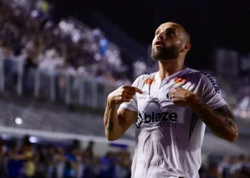 Santos vence São Paulo, espanta má fase e ganha ânimo com retorno de Neymar