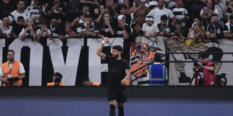 Corinthians vence o Santos em clássico com recorde de público e show de Yuri Alberto