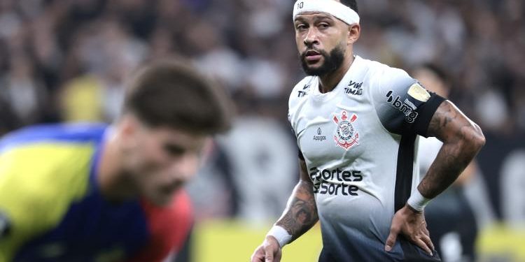 Classificado, mas sem convencer: Corinthians joga mal e sai cobrado pela torcida