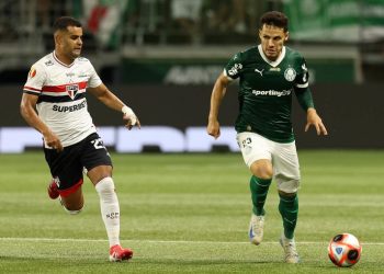 Palmeiras vence São Paulo com pênalti polêmico e avança à final do Paulistão