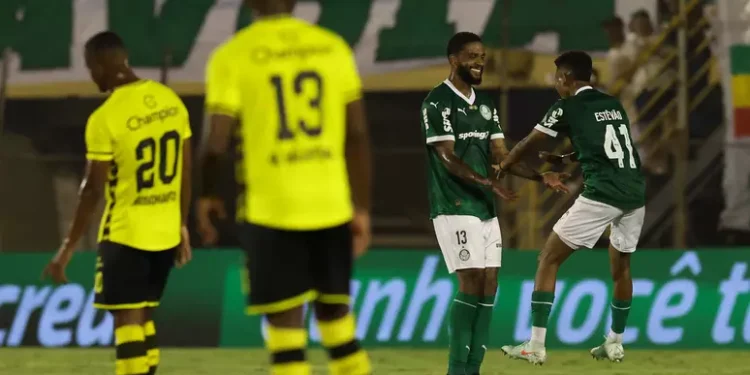 Palmeiras atropela São Bernardo e avança para a 12ª semifinal seguida do Paulistão