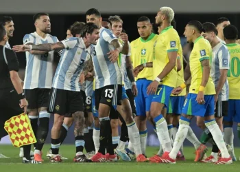 Humilhação histórica: Brasil leva 4 a 1 da Argentina em noite para ser esquecida