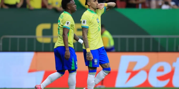 Brasil vence a Colômbia no fim e sobe na tabela das Eliminatórias
