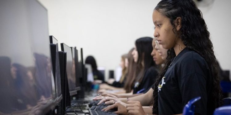 Curso gratuito de IA oferecido pelo Governo de SP tem inscrições até segunda (31)