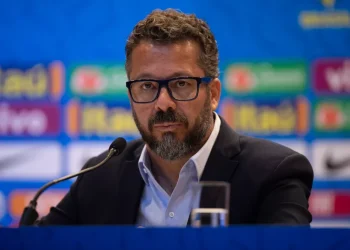 Santos fecha com Cleber Xavier para comandar o time e aposta em DNA da Seleção
