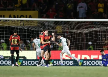 Palmeiras vence o Sport fora de casa com pênalti polêmico nos acréscimos