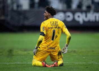 Baixa no Timão: Hugo Souza sofre lesão e desfalca Corinthians por um mês