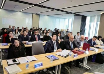 Thomas Law palestrou no evento realizado em Shanghai sobre uso de IA no sistema jurídico