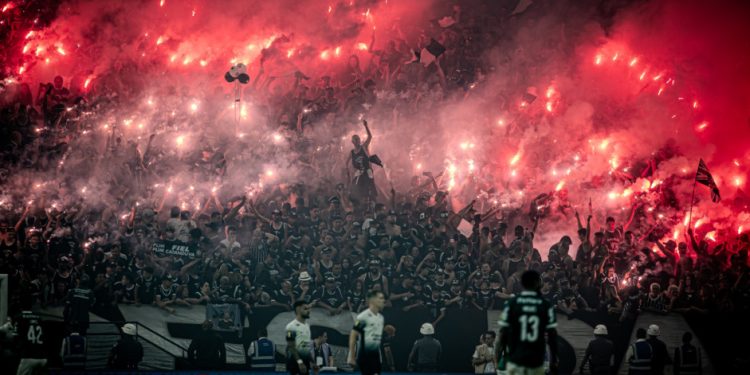 Punição às torcidas organizadas do Corinthians: dois pesos, duas medidas?