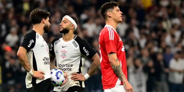 Com hat-trick de Yuri Alberto, Corinthians atropela o Inter em Itaquera