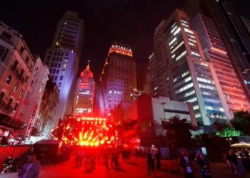 Moradores do Centro de SP estão em PÂNICO com festas no Anhangabaú!