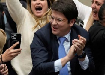 Atentado contra Miguel Uribe Turbay: Violência política ressurge na Colômbia