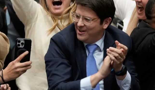 Atentado contra Miguel Uribe Turbay: Violência política ressurge na Colômbia