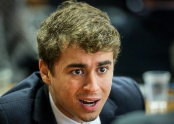 NIKOLAS FERREIRA DESAFIA MORAES: “PRISÃO DE ZAMBELLI É ILEGAL!”