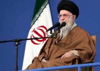 Líder Supremo de TEERÃ ameaça ISRAEL com mensagem BOMBÁSTICA!
