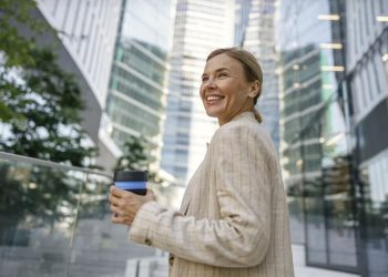REVOLUÇÃO NO ESCRITÓRIO: “Office Core” é a moda que VAI MUDAR seu JEITO de trabalhar em SP!