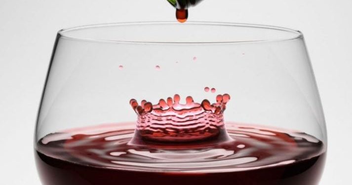 Decanterino: A invenção italiana que promete “ressuscitar” seu vinho em SEGUNDOS!