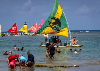 PARAÍSOS DOMINADOS: Facções criminosas transformam praias do Nordeste em “negócio da droga”!