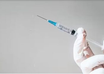 REVOLUÇÃO contra o HIV: Injeção de 6 em 6 meses com 96% de eficácia!