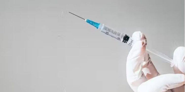 REVOLUÇÃO contra o HIV: Injeção de 6 em 6 meses com 96% de eficácia!