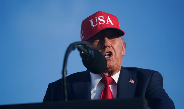 TRUMP AMEAÇA o BRICS e o Brasil com TARIFA EXTRA de 10%!