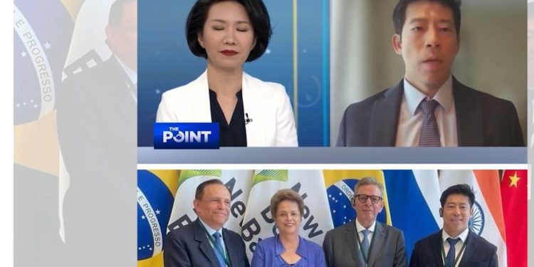 Diplomacia em foco: Thomas Law representa o Brasil em debate global sobre os BRICS na maior rede de TV da China (CGTN)