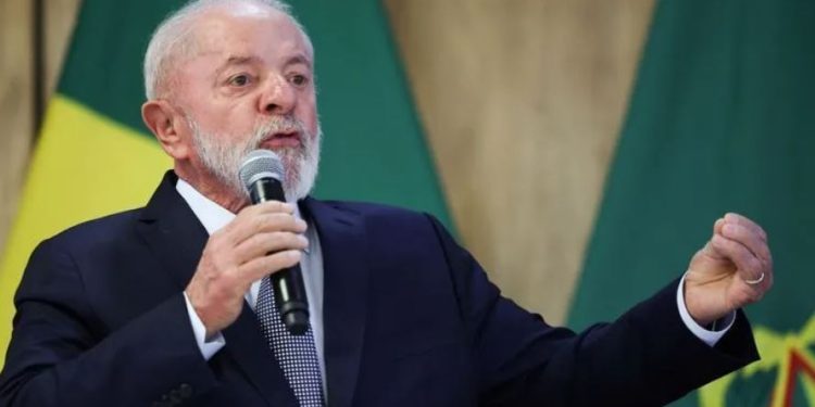 Lula DISPENSA hotel de luxo e dorme em EMBAIXADA na Argentina!