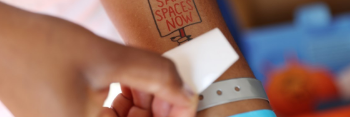 Tatuagem REMOVÍVEL detecta DROGA em bebida em 1 SEGUNDO!