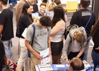 PASSAPORTE para o SUCESSO! Feira em SP oferece mais de 70 UNIVERSIDADES INTERNACIONAIS de graça!
