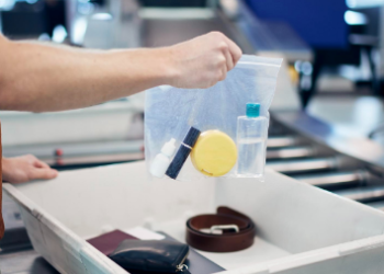Aeroporto de Guarulhos aperta cerco e cobra saquinho plástico para líquidos na bagagem de mão!