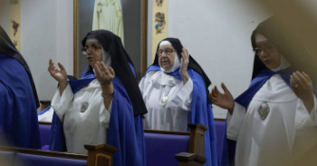 Monjas de clausura no centro de SP usam REDES SOCIAIS para buscar equilíbrio entre FÉ e CONECTIVIDADE!
