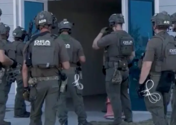 DRAMA de IMIGRAÇÃO: Coreia do Sul negocia liberação de 475 cidadãos presos em operação de Trump nos EUA!