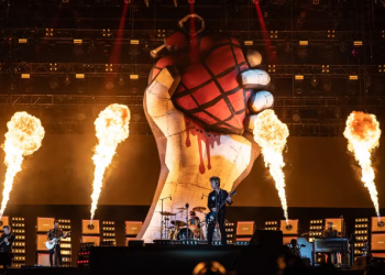 Green Day faz show CATÁRTICO no The Town, critica “bastardos fascistas” e coloca o festival no BOLSO