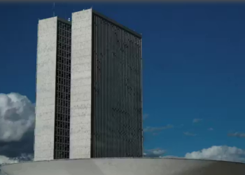 CARREIRA dos SONHOS! Concurso da CÂMARA DOS DEPUTADOS é autorizado com salários de até R$ 29 MIL!