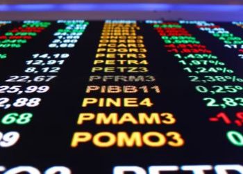 Bolsa brasileira bate recorde, mas INVESTIDOR LOCAL ABANDONA o barco!