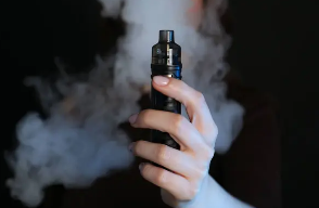 Médicos denunciam riscos de VAPES para jovens e cobram ação contra lobby do tabaco!