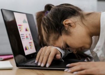 TÉDIO no TRABALHO? 4 SINAIS de que você tem BOREOUT, e não burnout!