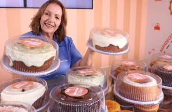 PODER SENIOR! Aos 79 anos, ‘Vó Sônia’ transforma bolos caseiros em negócio de R$ 650 MILHÕES e vira bilionária da confeitaria!