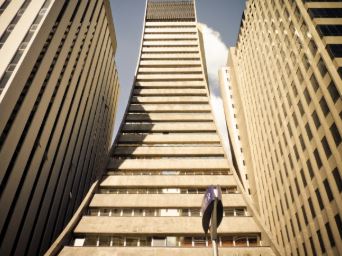 O FANTASMA da PAULISTA: Prédio icônico de arquitetura singular está ABANDONADO após fracasso de projeto de Hard Rock Hotel!