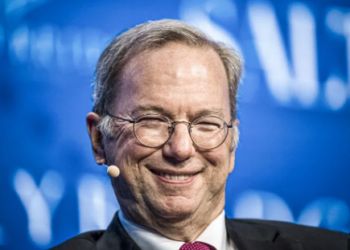 SEGREDOS de UM BILIONÁRIO: Ex-CEO do Google revela o hábito simples que alavanca sua carreira: REFLETIR no FIM DE SEMANA com CANETA e PAPEL!