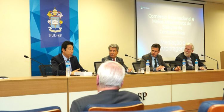 💼 Thomas Law brilha no Painel SIMAEX e fala sobre o futuro da arbitragem internacional